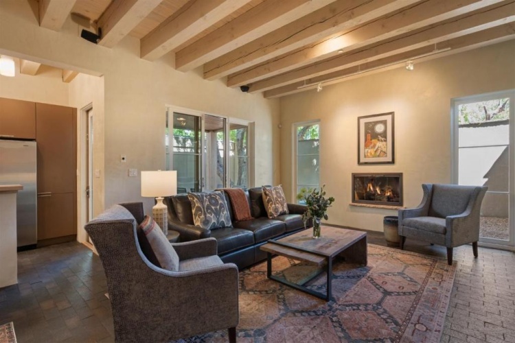 2 Bedrooms Cottage