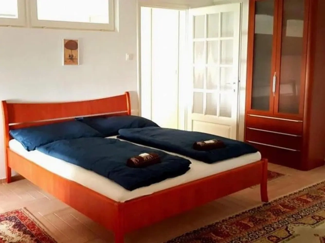 3 Bedrooms Apartment
