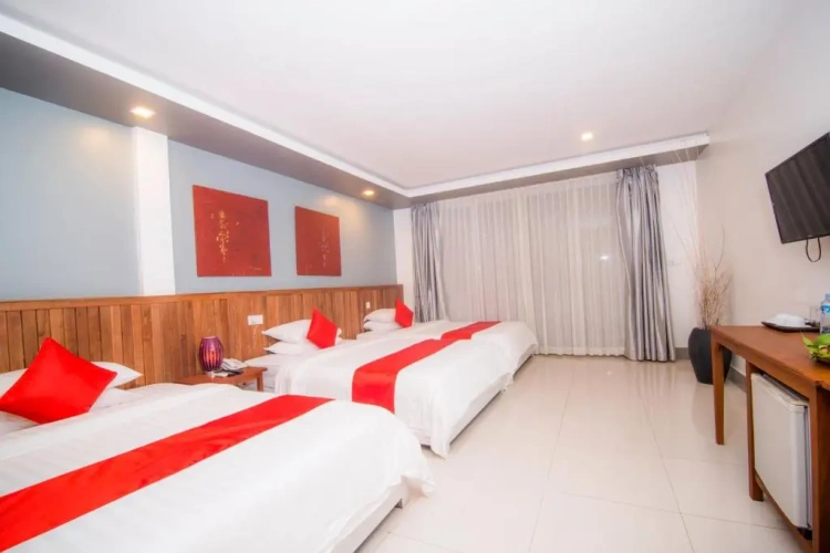 Standard Triple room with balcony
