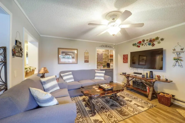 Hike, Golf & Ski: Beech Mtn Condo w/ Resort Perks!