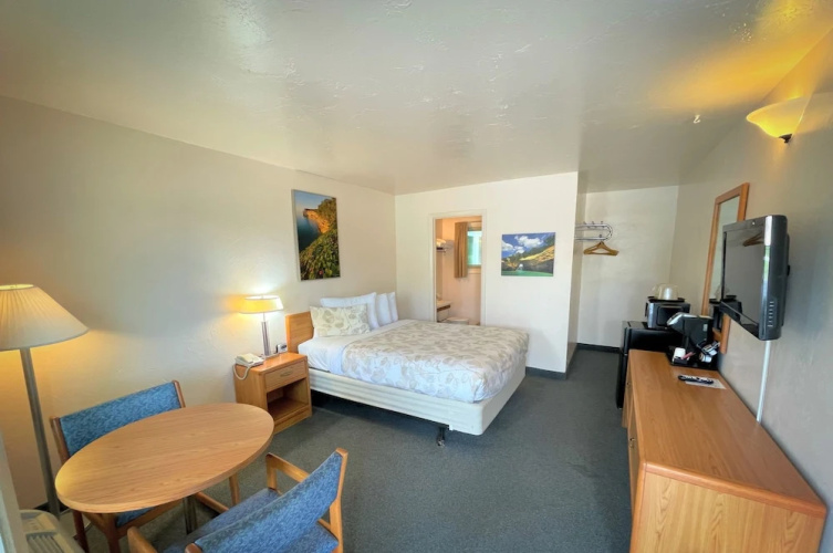 Alger Falls Motel