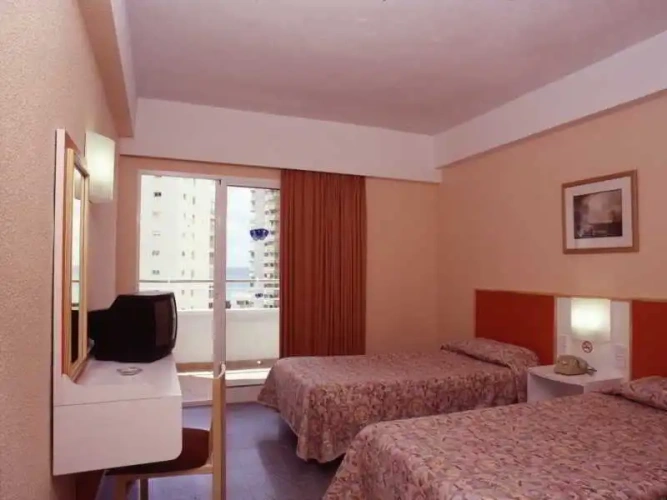 Standard Twin room with balcony