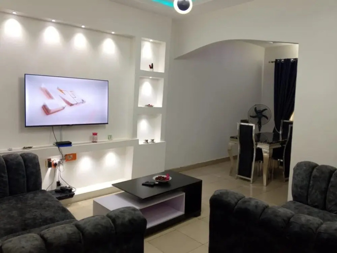 2 Bed - Sleeps 4 - Aircon - Free Parking