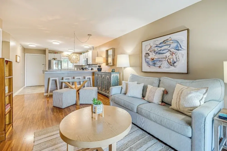 2 Bedrooms Apartment