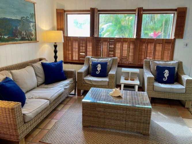 Maritime Memories 3 Bedroom Home by RedAwning