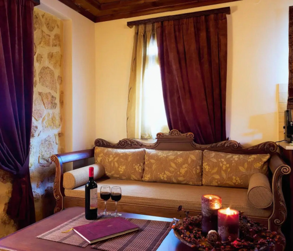 Aiolides Boutique Suites