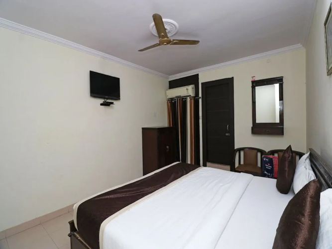 OYO 23009 Hotel Maxx