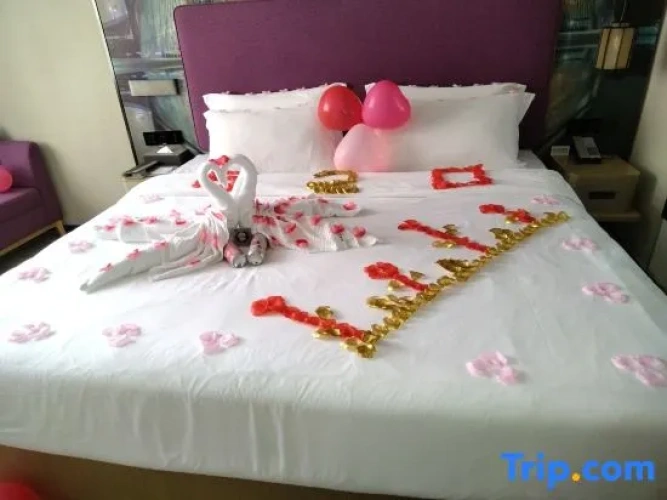 Standard Twin room with city view