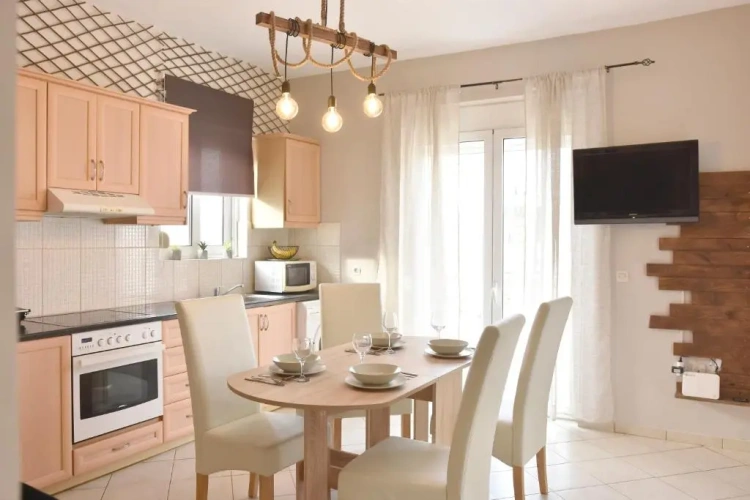 2 Bedrooms Apartment