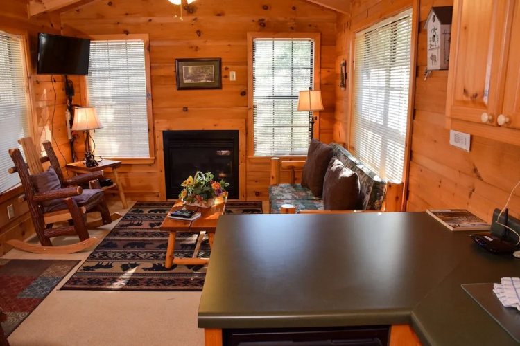 NORTHERN LITES - 1 Br Cabin