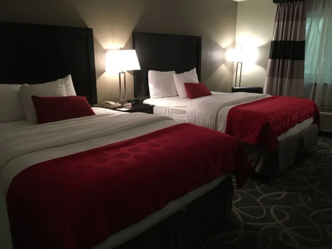 Ramada Des Moines Airport