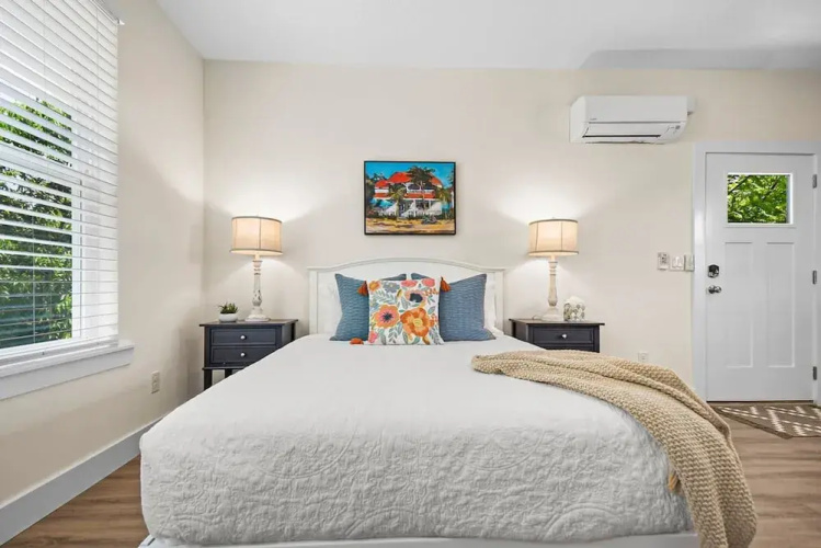 Downtown St Augustine Apt Smart TV Pack N Play