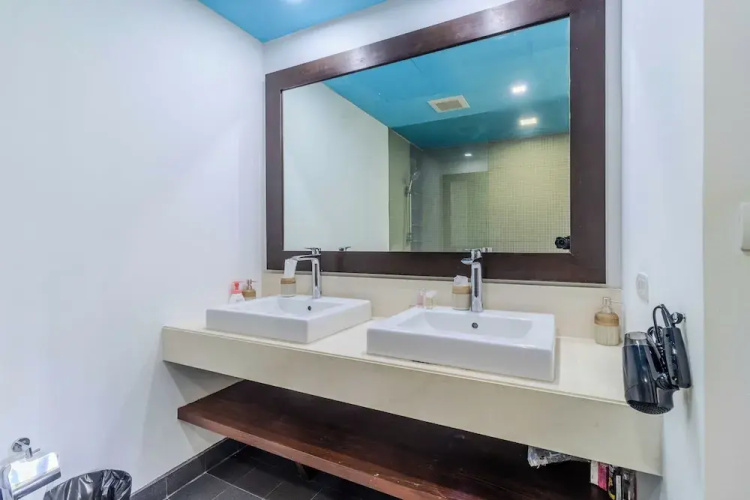 2BR Pool View Short Walk to Beach C254