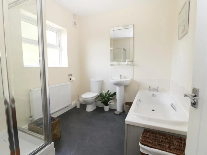2 Moor Farm Cottages