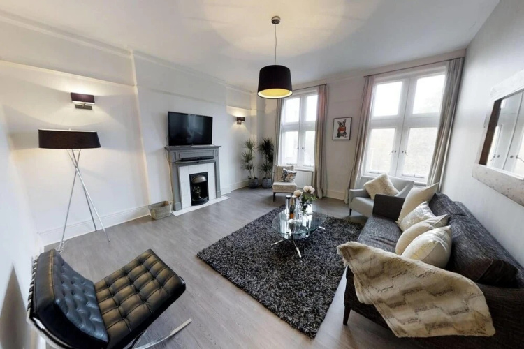 Exquisite 2 bed and bath in Kensington