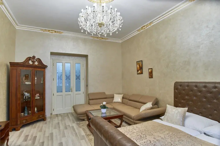 Presidential Apartment In The Old Town Square