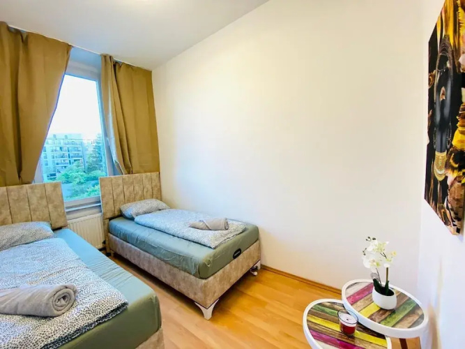 Rooms in Cozy 4BR Shared Apt Central