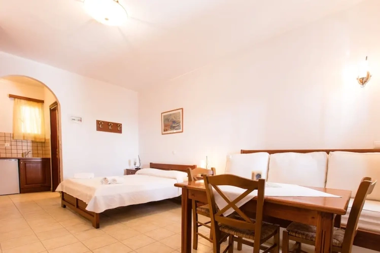 Comfort Basement Studio with sea view