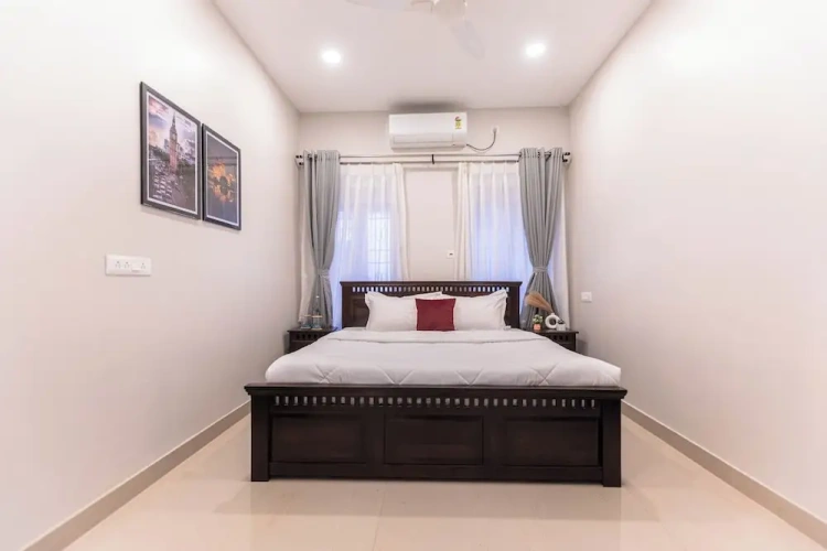 3 Bedrooms Apartment