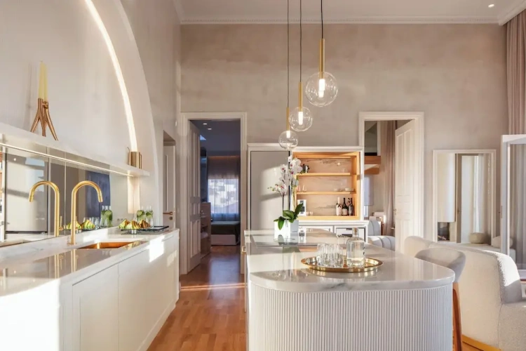 3 Bedrooms Luxury Apartment with balcony and with sea view