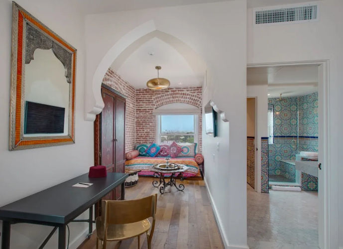 Venice V Hotel