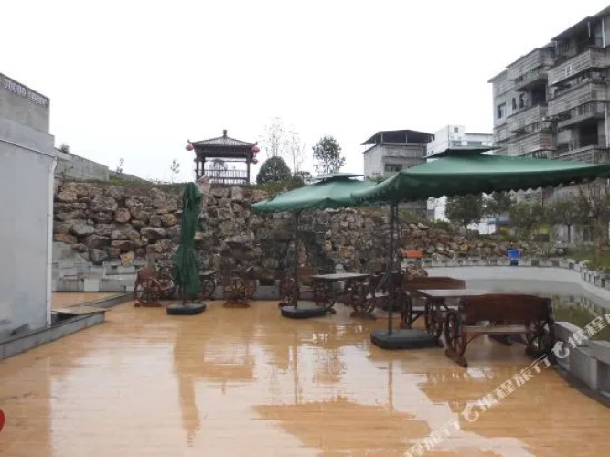 Lijin Holiday Hotel