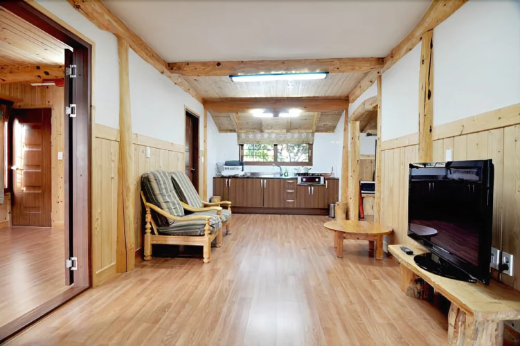 Seogwipo Log House Pension