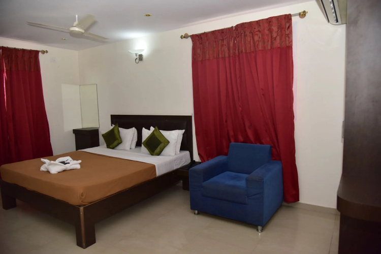 4 Seasons Suites
