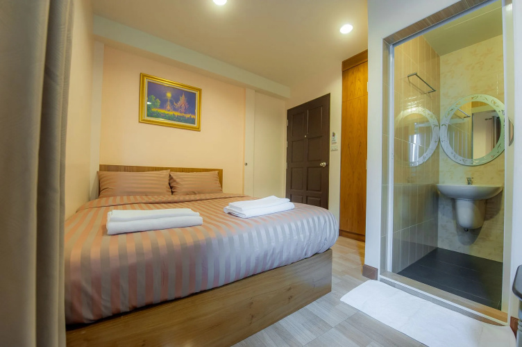 Full House Khaosan - Hostel