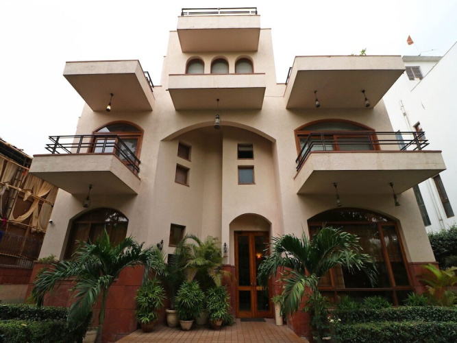 FabHotel Pearl Villas Sector 31