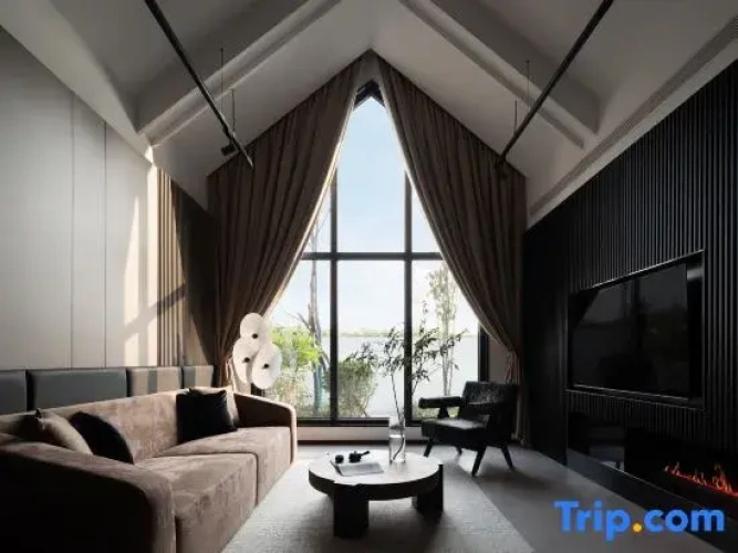 Suite with view