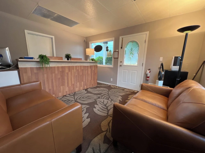 Monashee Motel