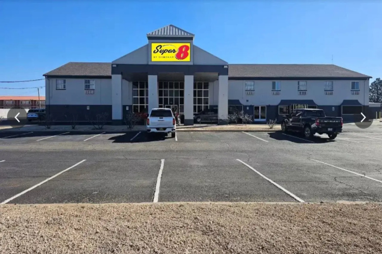 Super 8 By Wyndham Hobbs - Hobbs, NM