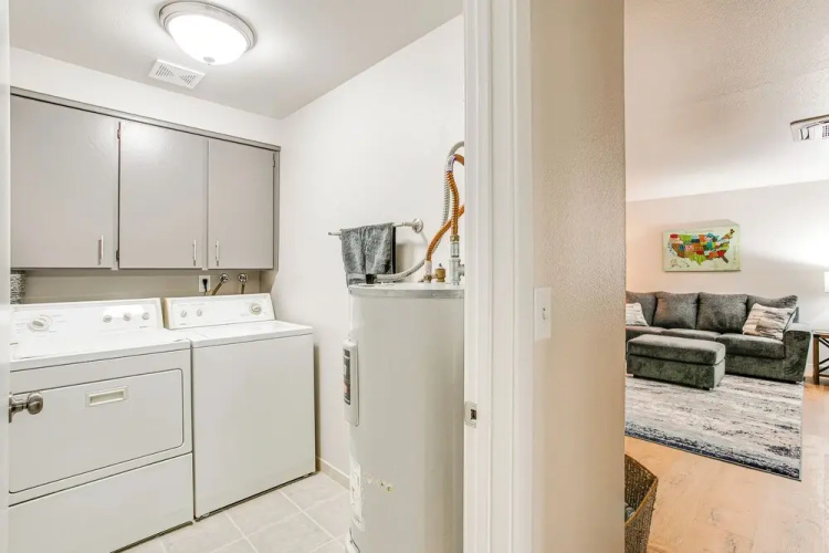 Updated Duplex Home < 1 Mi to Downtown Enumclaw!