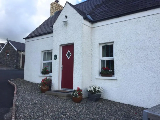 2 Bedrooms Cottage