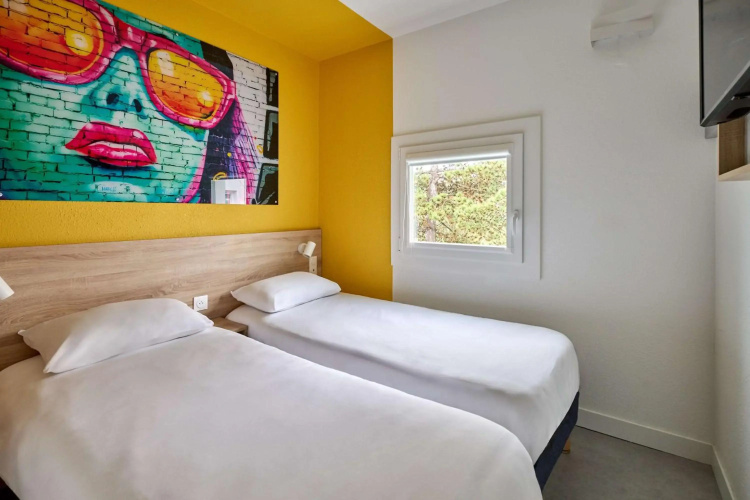 Hotel Kyriad Direct Moulins Sud