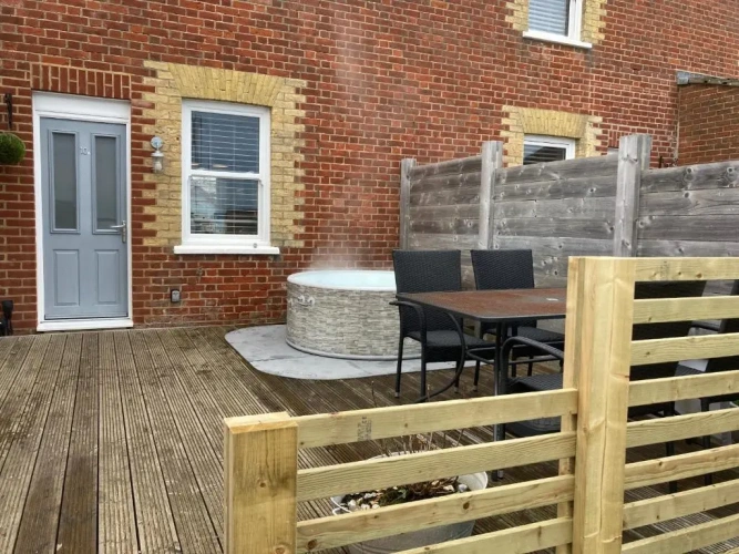 2 Bedrooms Cottage