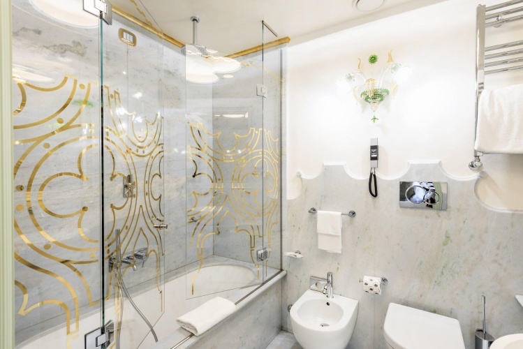 Hotel Monaco & Grand Canal photo 18