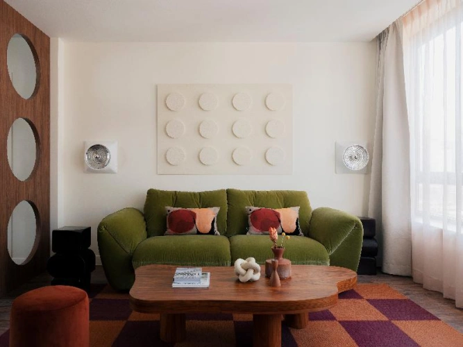 4 Bedrooms Apartment
