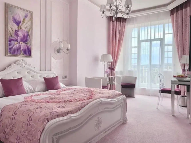 Deluxe Double room with balcony and with park view