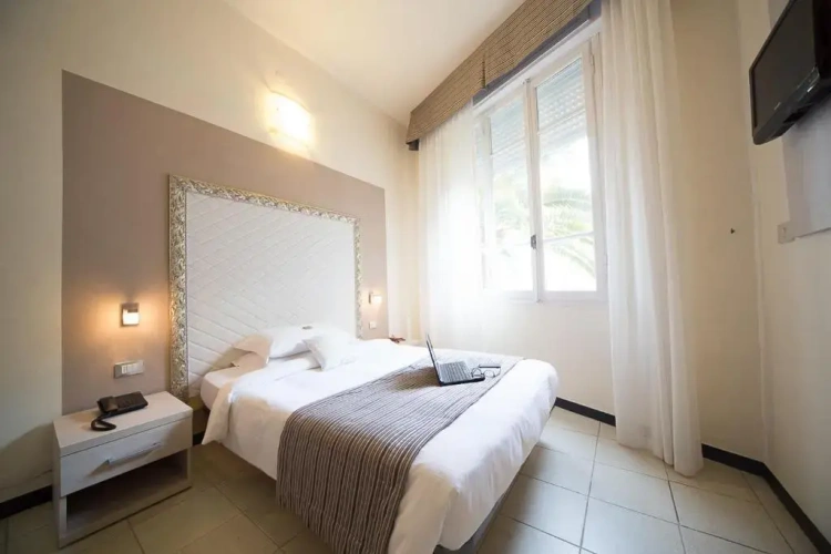 Standard Double room with view