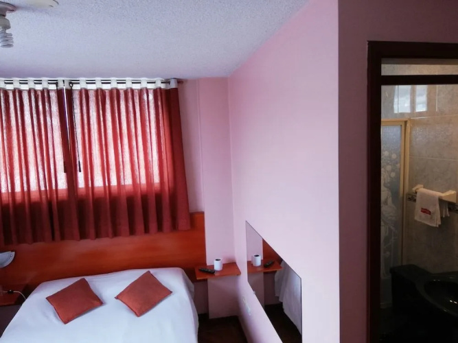 Water Palace Hostal