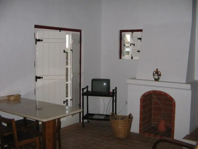 2 Bedrooms Cottage