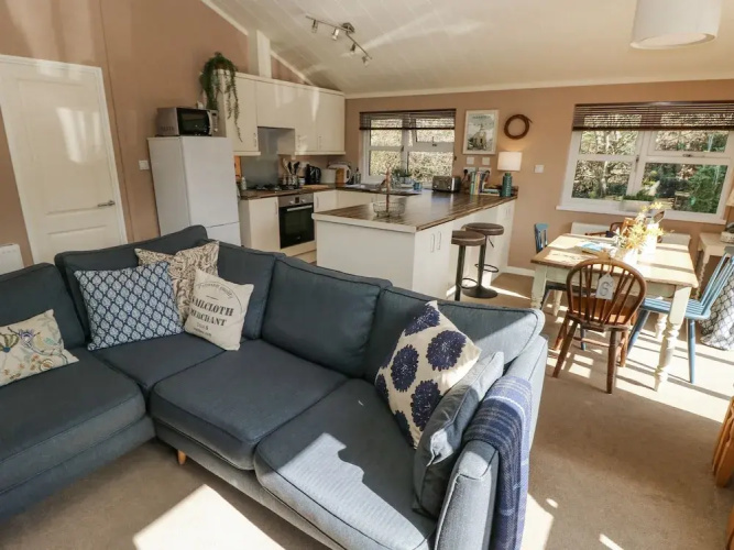 1 Hornbeam Lodge