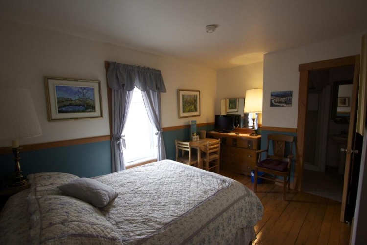 Economy Double room with street view