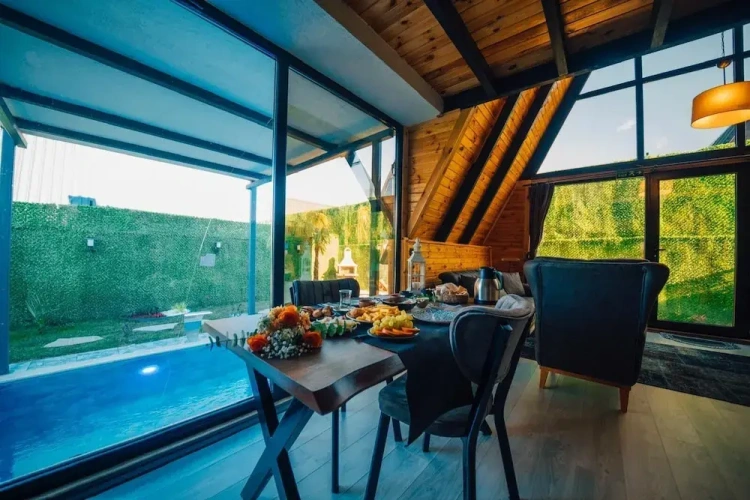 Deluxe Bungalow