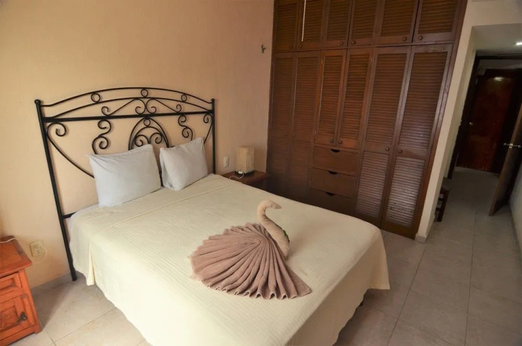 Ground level Apartment w Balcony RDS