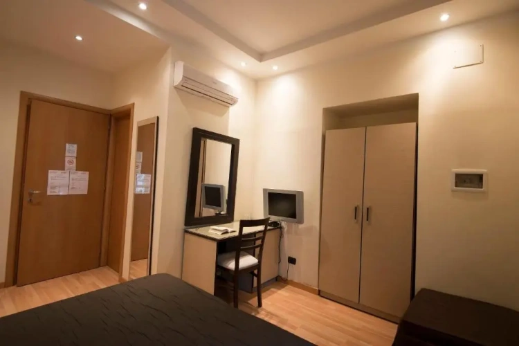 Deluxe Double room with city view