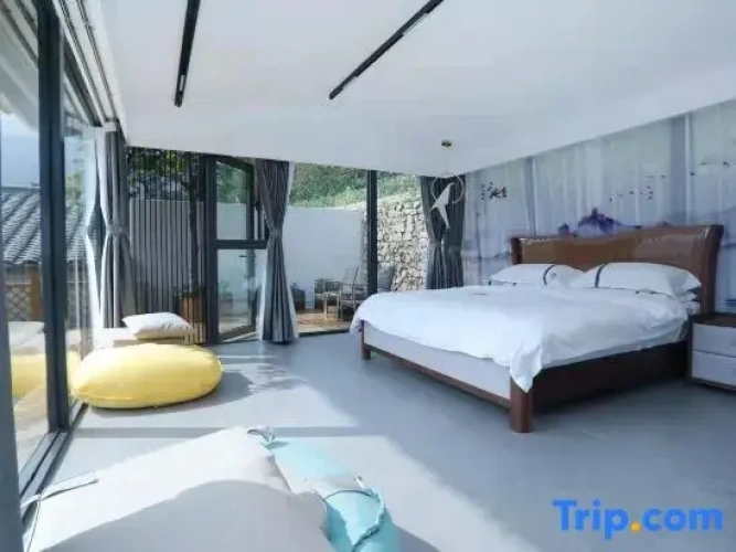 Standard room with view