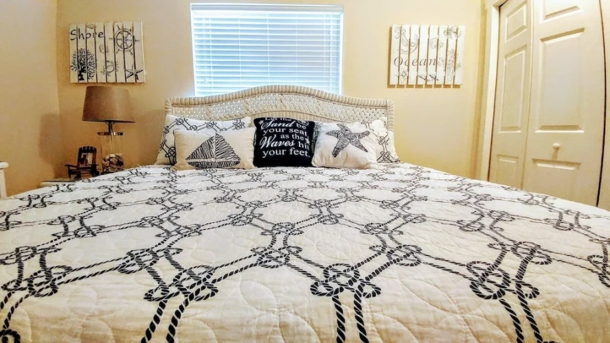 3 Bedrooms Cottage with balcony